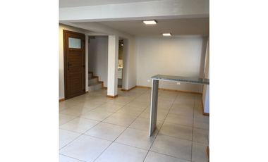 SE ALQUILA CASA DE 2 DORMITORIOS EN BARRIO ARRAYANES, EL BOLSÓN