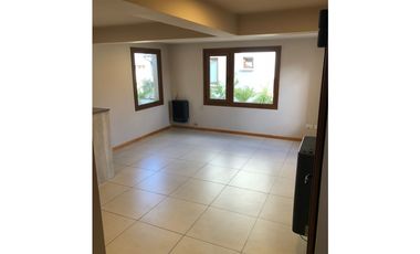 SE ALQUILA CASA DE 2 DORMITORIOS EN BARRIO ARRAYANES, EL BOLSÓN