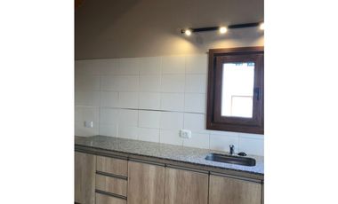 SE ALQUILA CASA DE 2 DORMITORIOS EN BARRIO ARRAYANES, EL BOLSÓN