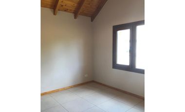 SE ALQUILA CASA DE 2 DORMITORIOS EN BARRIO ARRAYANES, EL BOLSÓN