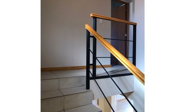 SE ALQUILA CASA DE 2 DORMITORIOS EN BARRIO ARRAYANES, EL BOLSÓN