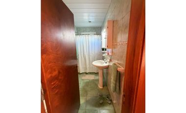 Casa en dos plantas de 4 dormitorios