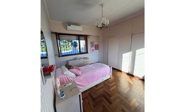 Casa en dos plantas de 4 dormitorios