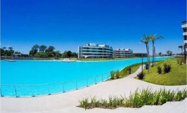 Exclusiva casa en Venta de 330m2 en barrio cerrado Pilar Lagoon.