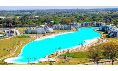 Exclusiva casa en Venta de 330m2 en barrio cerrado Pilar Lagoon.