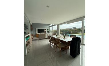 VENTA - Casa 5 amb, parque + piscina climatizada - Zona Arenas del Sur