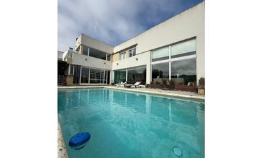 VENTA - Casa 5 amb, parque + piscina climatizada - Zona Arenas del Sur