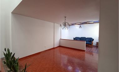 Casa comercial en arriendo, barrio Palermo, Manizales