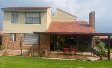 Arriendo espectacular casa en Conjunto Vizcaya en Cota