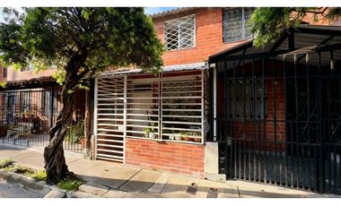 Casa de dos pisos en venta | Guayacanes del Ingenio - Palmira, Valle