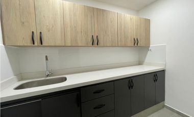 Bodega Comercial en Arriendo  en Medellín, sector La Aguacatala