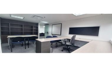 OFICINA EN ARRIENDO PISO COMPLETO - QUINTA CAMACHO