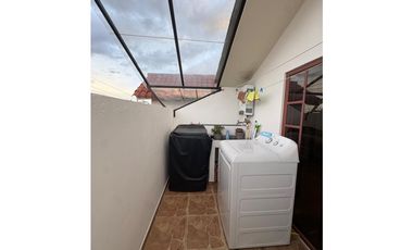 Alquiler Departamento Amueblado, Sector Diario El Tiempo, Cuenca