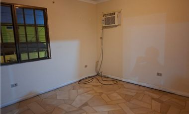 Venta de casa de dos plantas en la Joya etapa Topacio