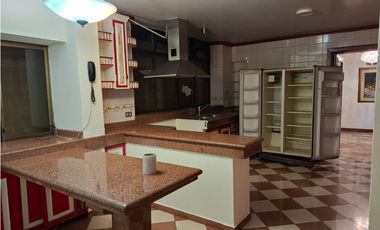 Venta de casa de dos plantas en la Joya etapa Topacio