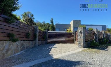 Casa en Venta en Casa de 650 m2 con piscina temperada - Lomas de Coihuin