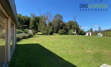 Casa en Venta en Casa de 650 m2 con piscina temperada - Lomas de Coihuin