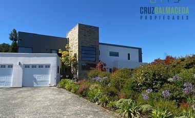 Casa en Venta en Casa de 650 m2 con piscina temperada - Lomas de Coihuin
