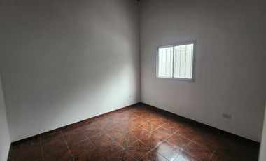 Casa en alquiler en Burzaco Este