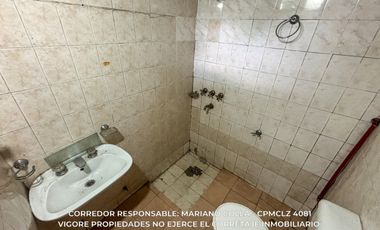 Casa 6 ambientes 226 m² en venta con cochera en Burzaco - Apto Credito