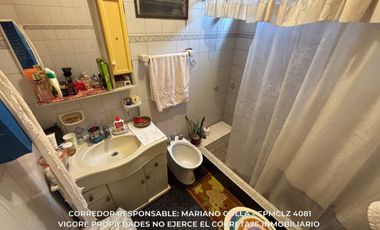 Casa 6 ambientes 226 m² en venta con cochera en Burzaco - Apto Credito