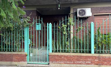 Casa 6 ambientes 226 m² en venta con cochera en Burzaco - Apto Credito