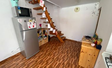 Casa quinta en venta - Quincho al frente de 90m2 y Casa de dos plantas al fondo