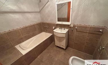 PH en alquiler c/ cochera en Ramos Mejía