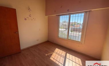 PH en alquiler c/ cochera en Ramos Mejía