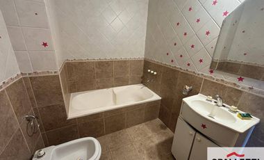 PH en alquiler c/ cochera en Ramos Mejía