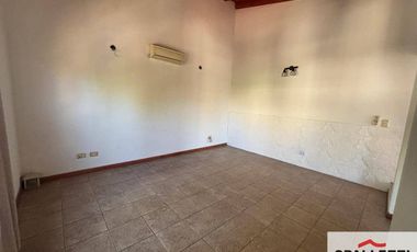 PH en alquiler c/ cochera en Ramos Mejía