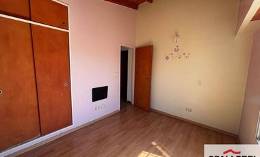 PH en alquiler c/ cochera en Ramos Mejía