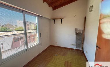 PH en alquiler c/ cochera en Ramos Mejía
