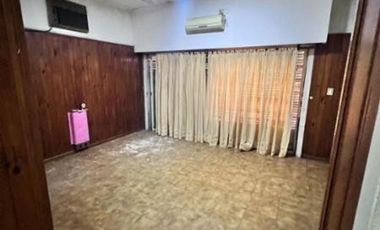 Terreno / Lote en venta de 381.04m2 ubicado en Ramos Mejía