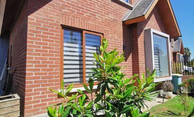 ARRIENDO CASA CON PISCINA, MACHALI