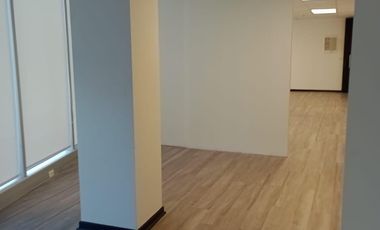 AMPLIA OFICINA ENTRE MANUEL MONTT Y PEDRO DE VALDIVIA