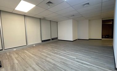 AMPLIA OFICINA ENTRE MANUEL MONTT Y PEDRO DE VALDIVIA