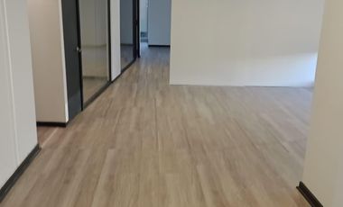 AMPLIA OFICINA ENTRE MANUEL MONTT Y PEDRO DE VALDIVIA