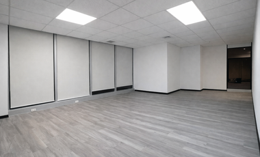 AMPLIA OFICINA ENTRE MANUEL MONTT Y PEDRO DE VALDIVIA