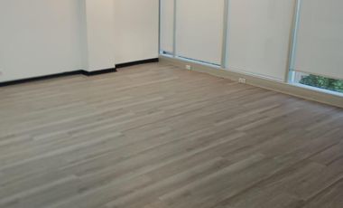 AMPLIA OFICINA ENTRE MANUEL MONTT Y PEDRO DE VALDIVIA