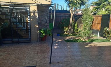 OPORTUNIDAD CASA ESQUINA CON LOCAL COMERCIAL