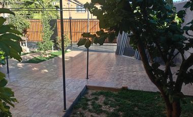 OPORTUNIDAD CASA ESQUINA CON LOCAL COMERCIAL