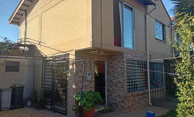 OPORTUNIDAD CASA ESQUINA CON LOCAL COMERCIAL