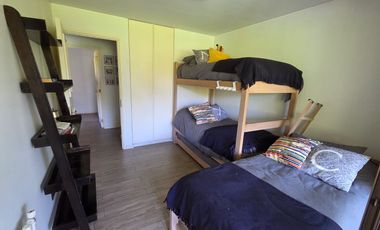 PRIMER PISO CON JARDÍN REMODELADO Y LISTO PARA DISFRUTAR