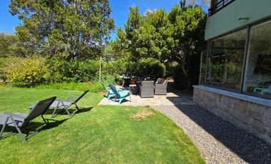 PRIMER PISO CON JARDÍN REMODELADO Y LISTO PARA DISFRUTAR