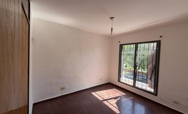 Alquiler, Casa 2 Dorm, 2 Baños, Galeria, Jardin, Quintas de Arguello