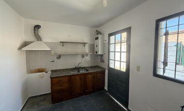 Alquiler, Casa 2 Dorm, 2 Baños, Galeria, Jardin, Quintas de Arguello