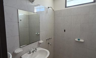 Alquiler, Casa 2 Dorm, 2 Baños, Galeria, Jardin, Quintas de Arguello