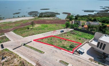 Terreno en venta Lago de Chapala | Lago Luna Tuxcueca | 268 m² en Esquina