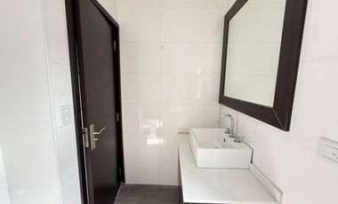 Departamento en alquiler de 2 ambientes con cochera